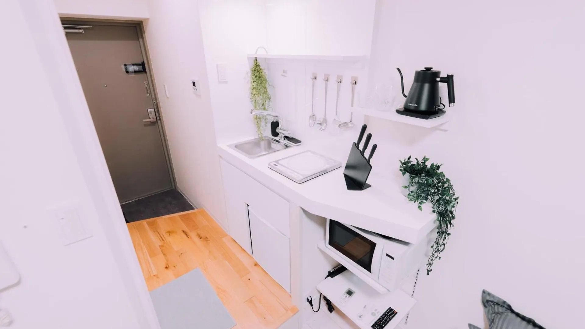 Minimalist Loft Namba Compact Studio With A 24-Hour Gym Ma305 Osaka
