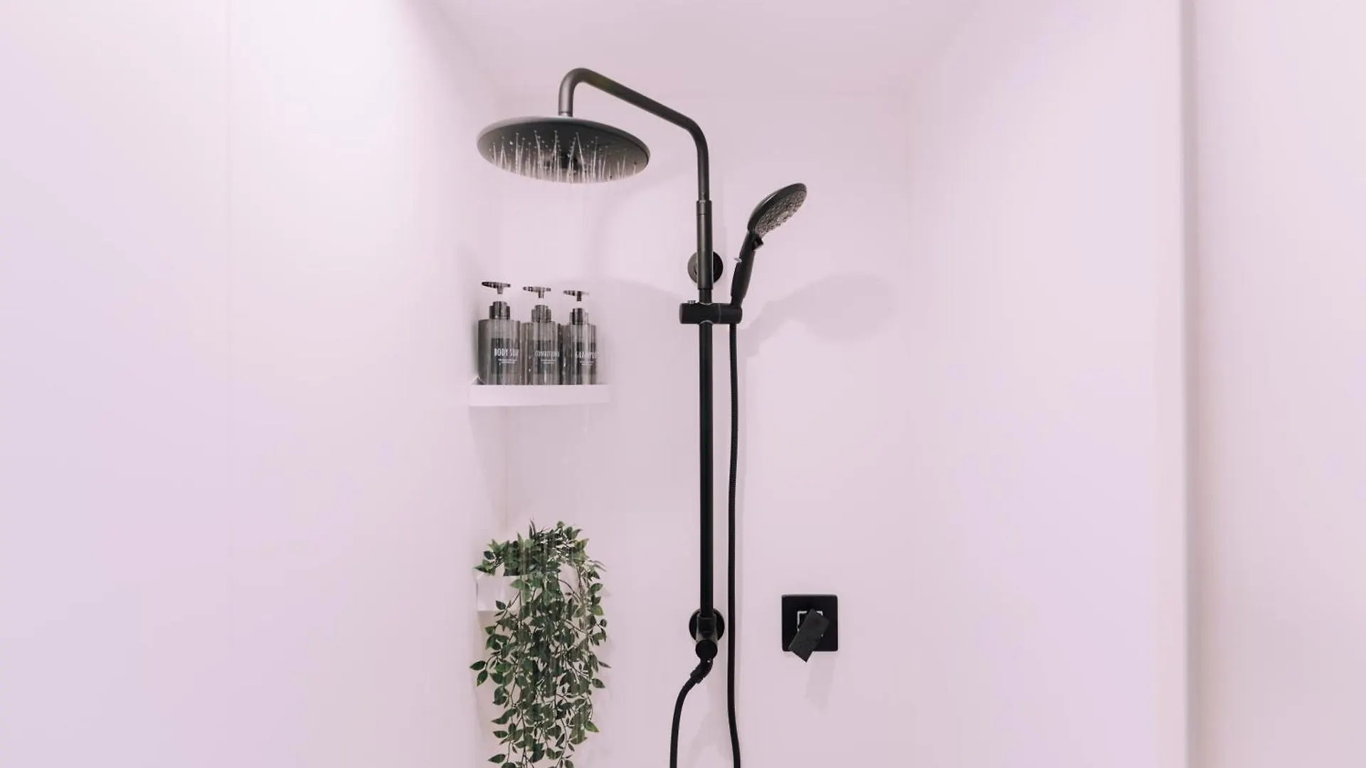 Apartment Minimalist Loft Namba Compact Studio With A 24-Hour Gym Ma305 Osaka Japan